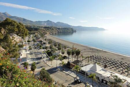 Precioso Con Parking En La Playa De Burriana Apartamento Nerja